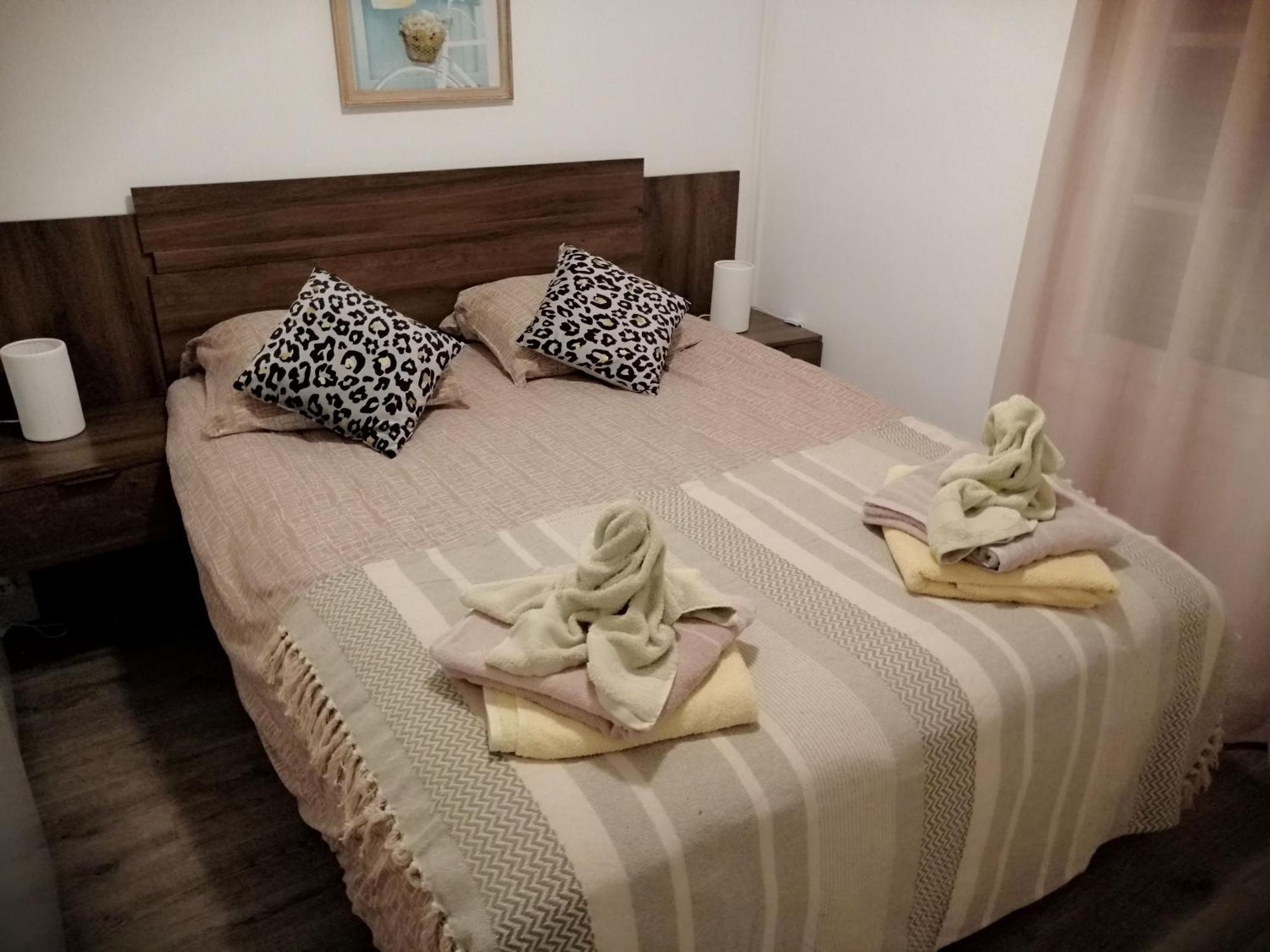 Au Reveil Des Cigales Hotel แซงเตกูลฟ์ ภายนอก รูปภาพ