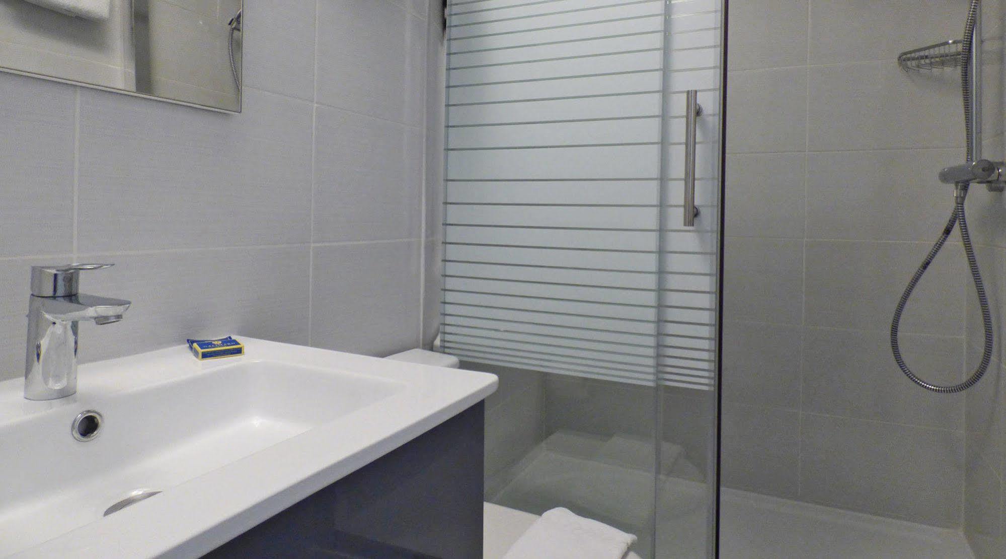 Au Reveil Des Cigales Hotel แซงเตกูลฟ์ ภายนอก รูปภาพ